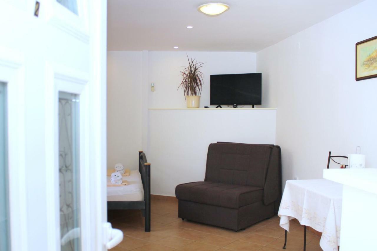 Mito Rooms And Apartments 特罗吉尔 外观 照片