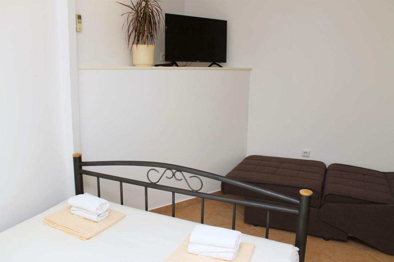 Mito Rooms And Apartments 特罗吉尔 外观 照片